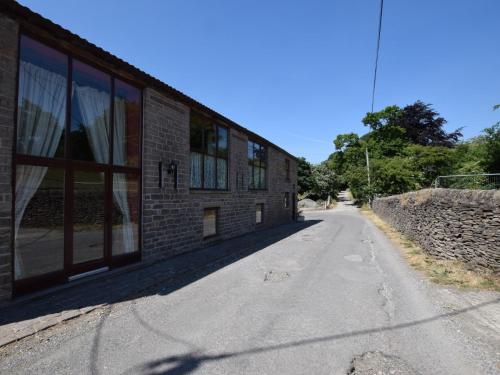 4 Bed in Whaley Bridge PK534