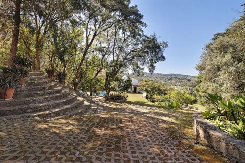 花園, 30min from beach Seclueded House with pool Quinta La Rabide in 卡薩爾達里貝拉