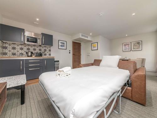 Mercure Salisbury White Hart Hotel - image 4