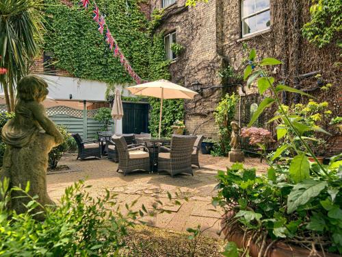 Mercure Salisbury White Hart Hotel - image 14