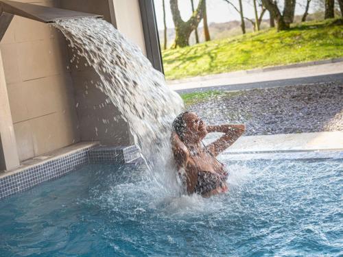 A szálláshely kívülről, Mercure Manchester Norton Grange Hotel And Spa in Rochdale