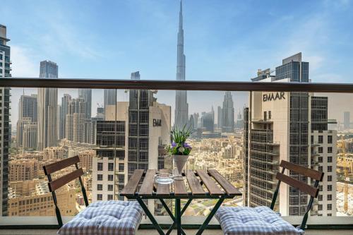 Front Burj View - 6min to Dubai Mall - Pool - Gym, Dubaj