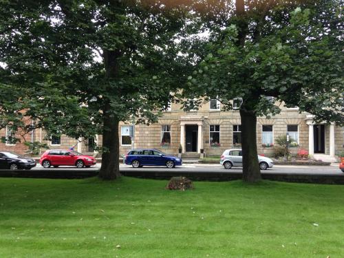 11 Alloway Place BnB Premier Inn Glasgow South