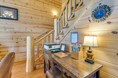 Hayesville Cabin with Game Room and Mtn Views! in Hayesville, USA