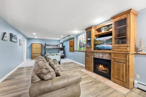 Breckenridge Basecamp Hot Tub + Fire Pit in Baldy Mountain
