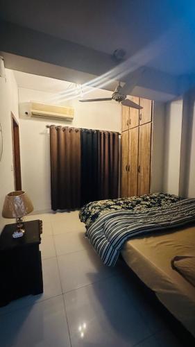 LUXURIOUS 2-BHK APARTMENT IN ISLAMABAD-Hs Retreat - image 11