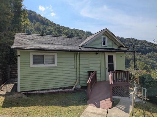 MinCo Properties WV, Carswell Hollow Overlook in Welča (WV)