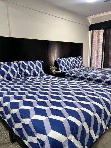 2 twin beds