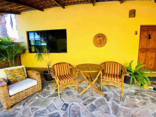 Iguana Inn 2