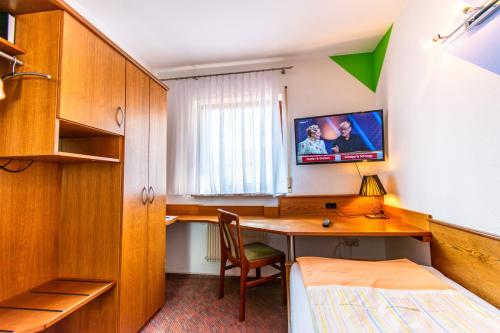 1 twin bed