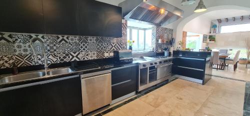 CASCADAS,stylish family villa poolside steps from beach, Cancún (fotografie 3)