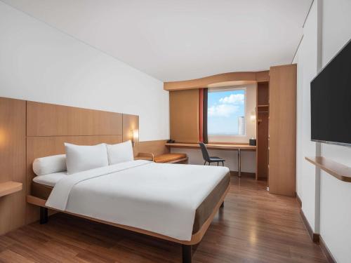 Double room, city