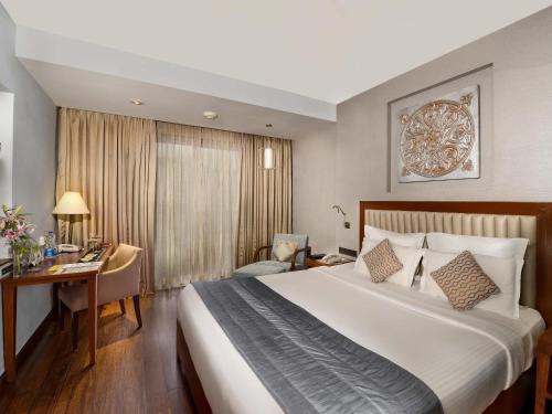 1 king bed, 1 sofa bed