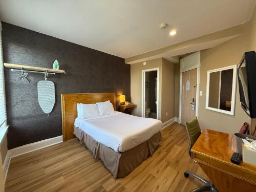 The Baron Hotel - image 10