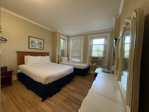 The Baron Hotel - image 8