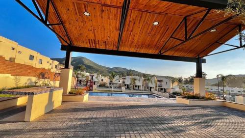 Peldbaseins, Altézza House (Altezza House) in Lomas de Santa Anita