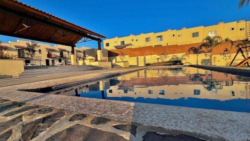 Peldbaseins, Altézza House (Altezza House) in Lomas de Santa Anita