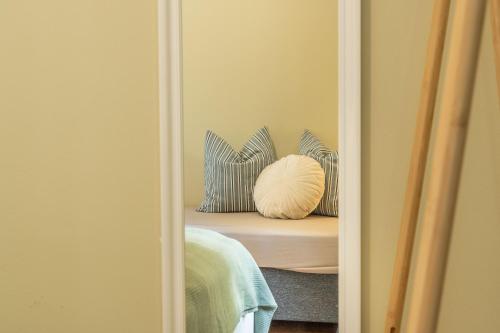 Large 3BR Apartment - Prague 1 - Sleeps 8 - Elevator - Self Check in, Praga (zdjęcie 10)