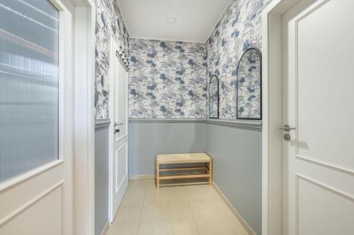 Large 3BR Apartment - Prague 1 - Sleeps 8 - Elevator - Self Check in, Praga (zdjęcie 11)