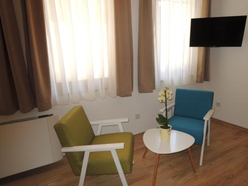 Hotel Logavina 8 Free Parking - image 11