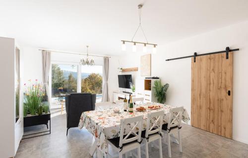 köök, Stunning Home In Sinj in Brnaze