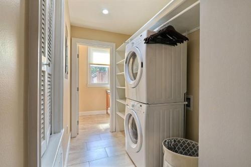 Historic Townhouse on Tattnall - image 11