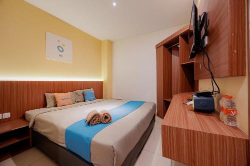 Sans Hotel Roxy Jakarta Room Type - Superior Double Room
