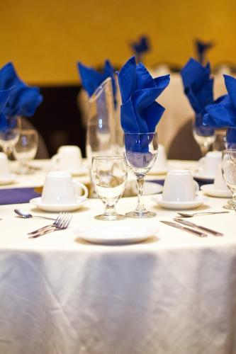 宴会厅, 公园西旅馆 (Park West Inn) in 温尼伯(MB)