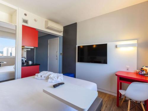 1 queen bed