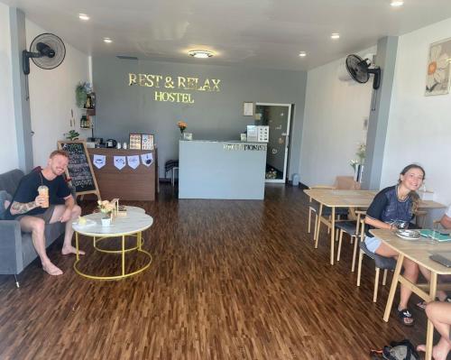 Food and beverages, Rest And Relax Hostel in Saladan