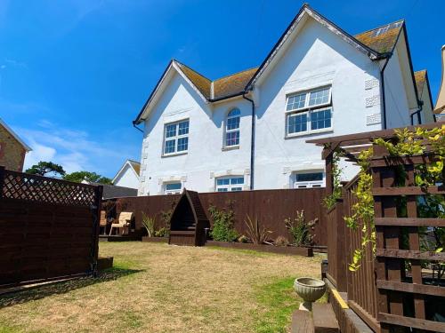 Facilities, 3 Bed in Freshwater 66583 in Freshwater South