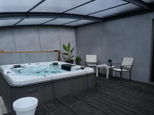 Chambres d'hotes Deluxe Jacuzzi Mas de l'Etoile - 스파