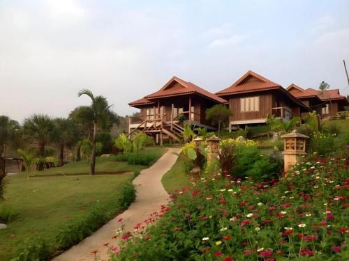 . Maan Mek Talay Mok Resort