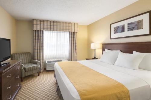 Country Inn & Suites by Radisson, Owatonna, MN