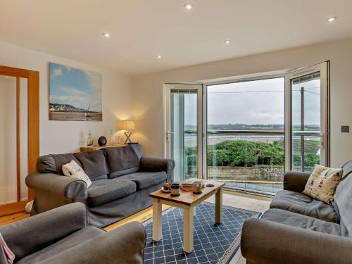 4 bed in Appledore 76483