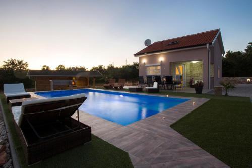 Galizana Peaceful Vacation home – khách sạn tại Galižana