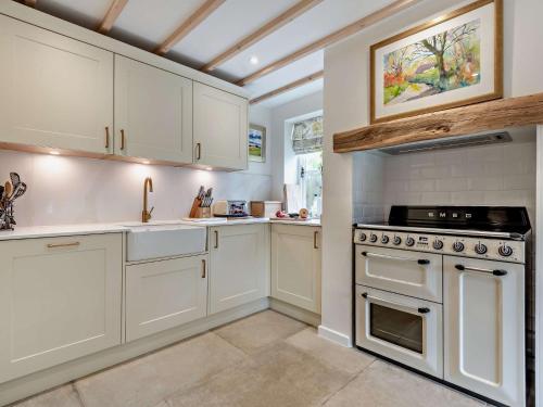 Létesítmények, 3 bed property in Blandford Forum 83442 in Tarrant Monkton