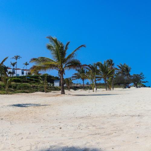Zuri's Beachfront Bliss, With Beach Access in Mombasa