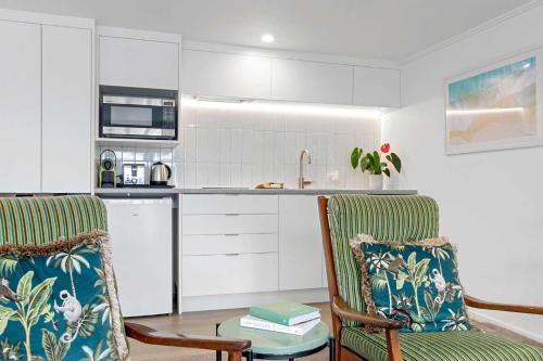 Amaroo - poolside studio near Pukekura Park, New Plymouth (foto 8)