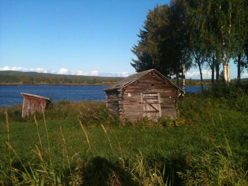 A környék, Stuga vid Hedenasets stencafe in Hedenaset