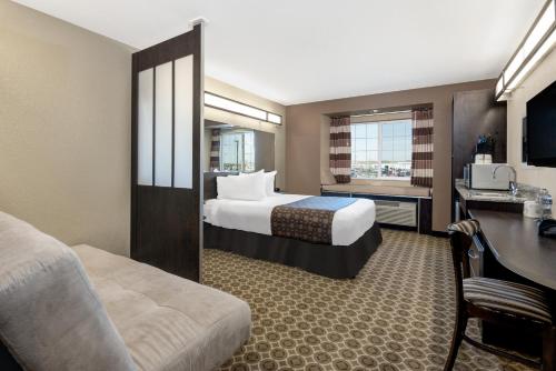 Microtel Inn & Suites by Wyndham Williston - image 24