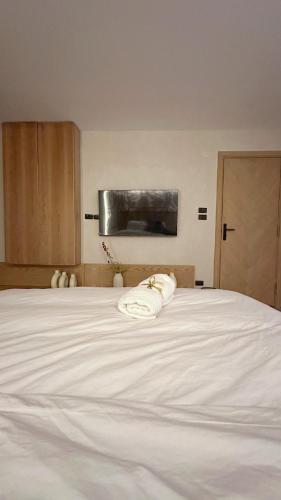 Bright & Spacious 2-Bedroom Minimalist style, Family Apartment in the Heart of Zamalek, El Cairo (foto 3)
