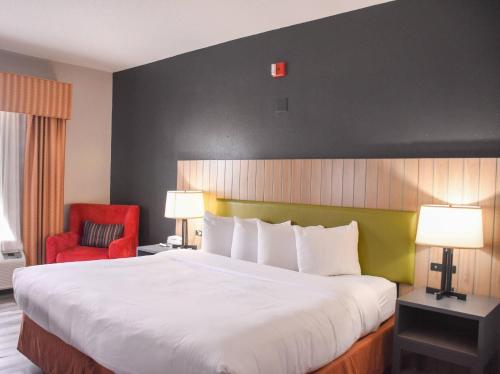 Country Inn & Suites by Radisson Bloomington-Normal West IL - image 6