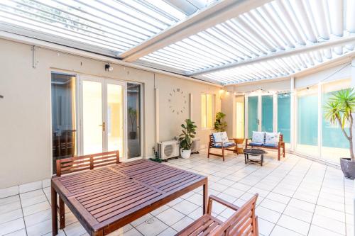 Luxury Penthouse with Natural Light near Flour Eggs Water Tramsheds