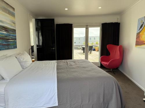 Ocean Front East End Beach House in สแตรนดัน