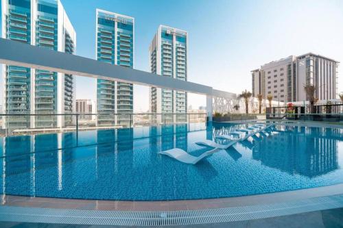 Stylish Fully Furnished 1BH Apartment Close by Dubai Science Park, Dubai Miracle Garden and Butterfly Garden, Dubai