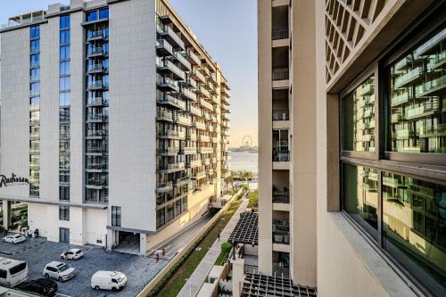 Stylish 2 bedroom apartment with Maid Room I Fairmont South Residence I Palm Jumeirah - image 14