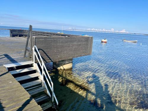 Hus med stor trädgård i lugn miljö nära havet (Hus med stor tradgard i lugn miljo nara havet) in 분케플로스트란드