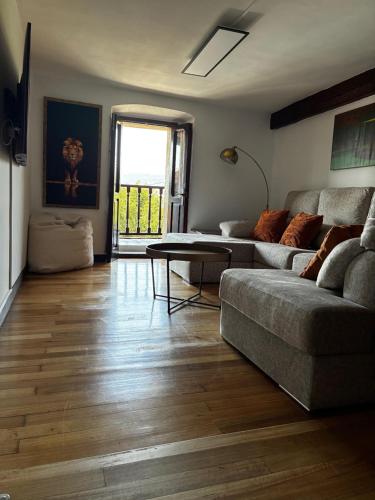 共用Lounge/電視區, Arbide, caserio tradicional vasco en Carranza in 卡蘭薩
