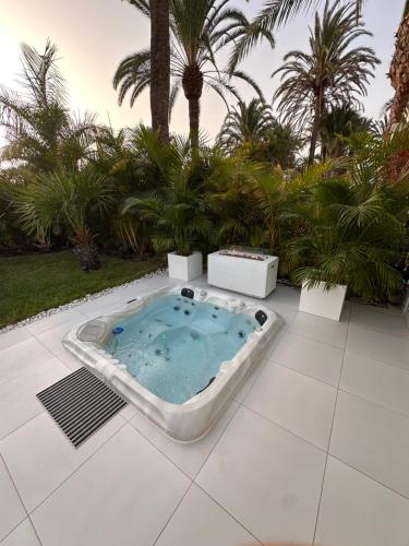 Sun Club P65 Premium Bungalow - image 2
